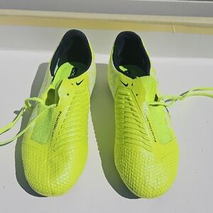Nike Yellow Sneakers Lightweight Breathable Design